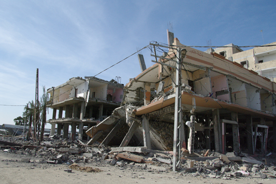 ラファ：空爆を受けた建物